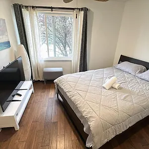  Villa 5 Mins Walk To Skytrain Station Canadá